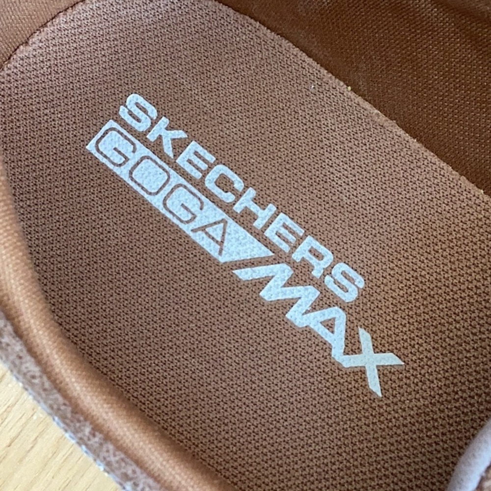 Skechers on the go GOGA Max Women's Tan boat shoes, women’s size 7 - Picture 15 of 16